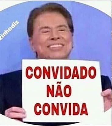 Silvio Santos com placa convidado não convida